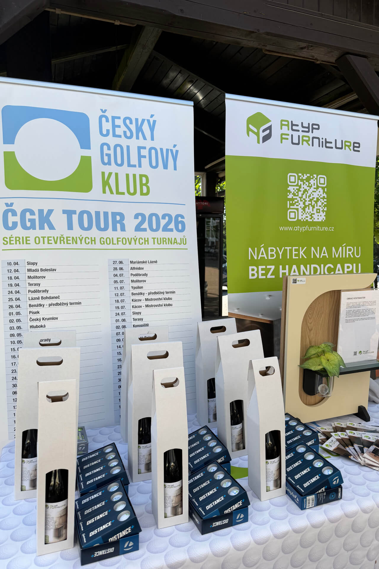 atyp-furniture-zakazova-vyroba-nabytku-cesky-golfovy-klub-obraz_10